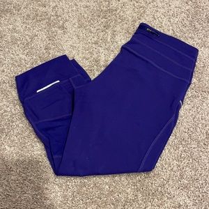 Barely worn athleta leggings.